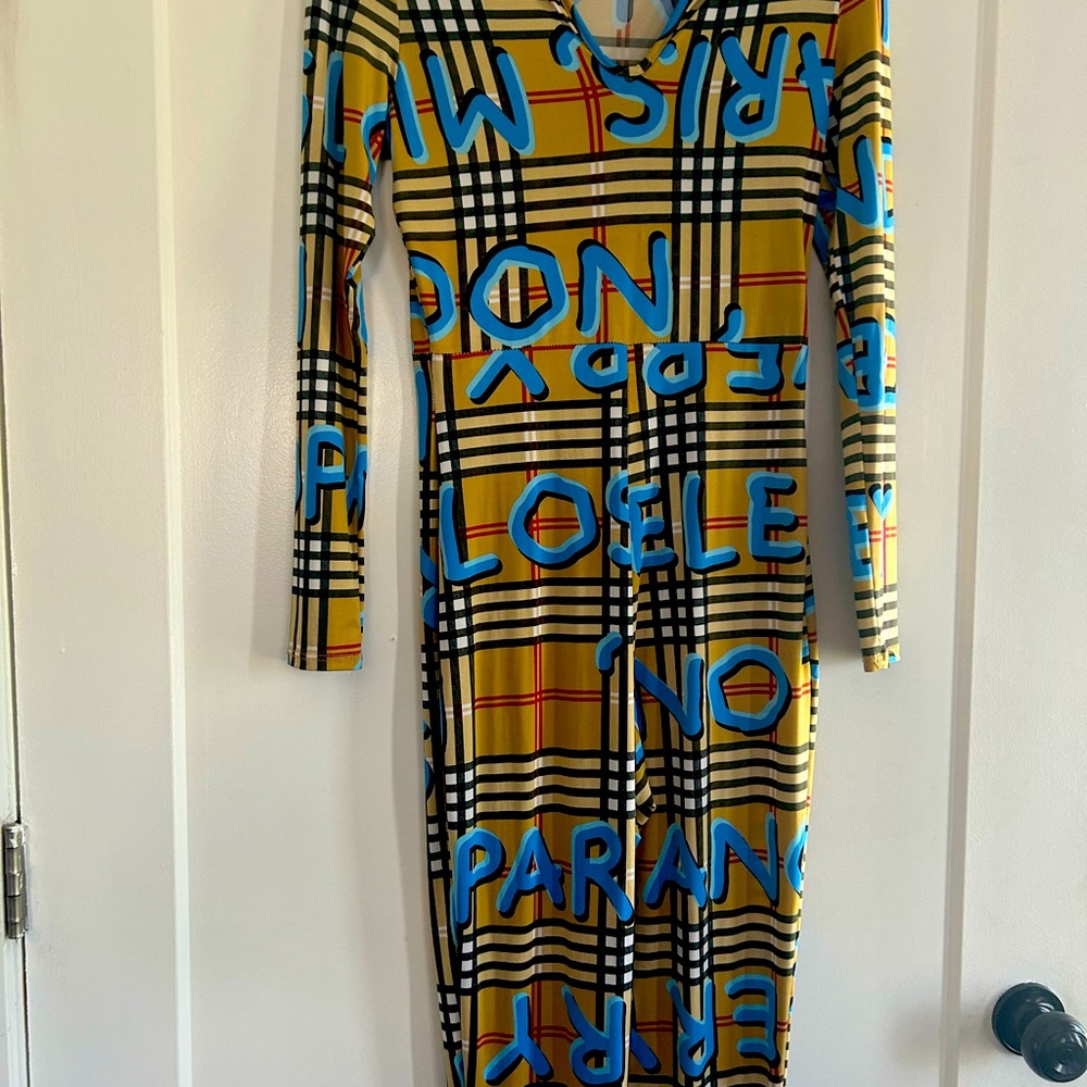 Women full length jumper.